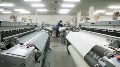 Maquineta lisa não tecida da came da maquinaria de 1000 RPM que derrama o ar de tecelagem Jet Loom