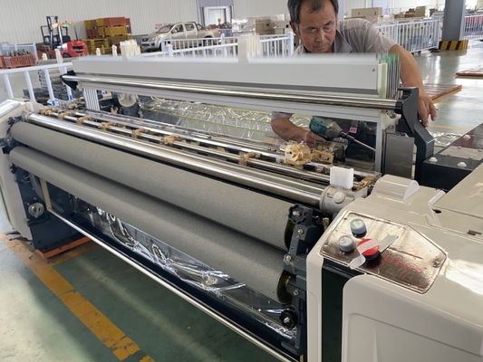 máquina de tecelagem lisa de matéria têxtil de Jet Loom Dobby Double Pump da água de 280cm
