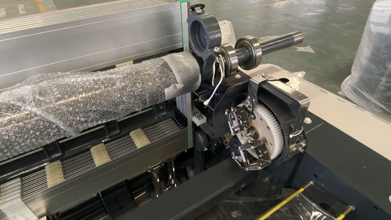 Fio horizontal da máquina de enrolamento do rolo da tela de pano que torce a água Jet Machine Textile